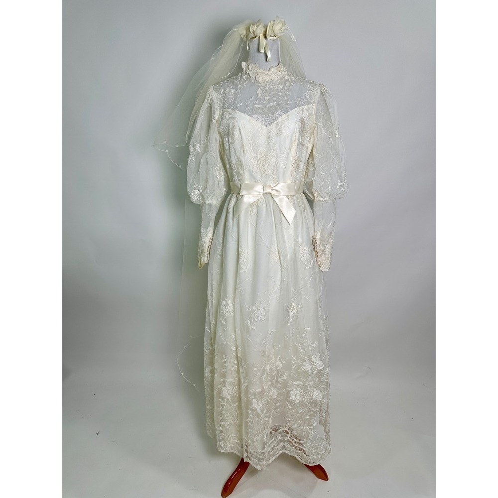 Vintage 1960s Bianchi Wedding Dress Illusion Lace Victorian Puff Sleeve Veil S